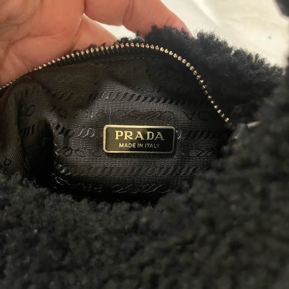 💐PRADA SHEARING MINI RE EDITION BAG ~Sold Out Everywhere - Picture 5 of 11